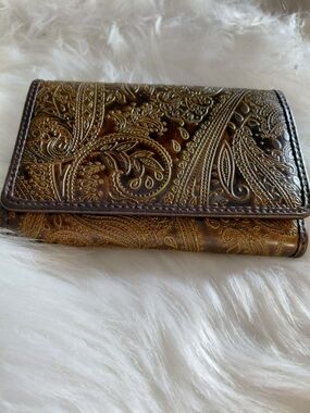 Relic  Embossed Metallic Brown Women's Wallet - Elegant Paisley Design